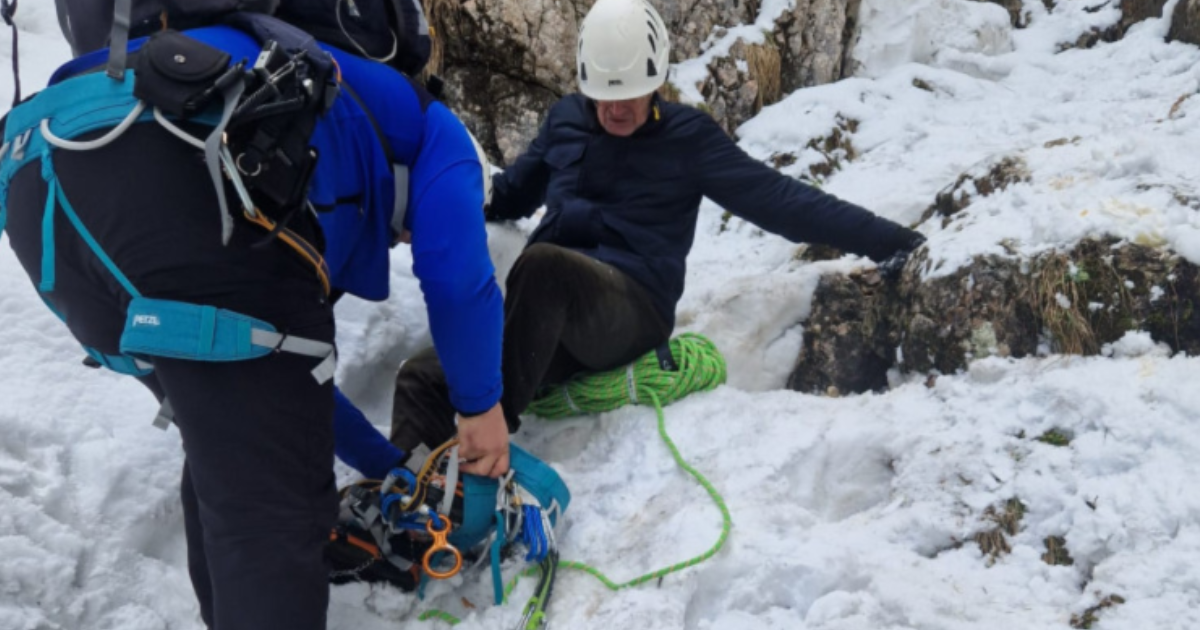 Gestul salvator din Piatra Craiului: Doi turiști, nepregătiți, salvați de la moarte