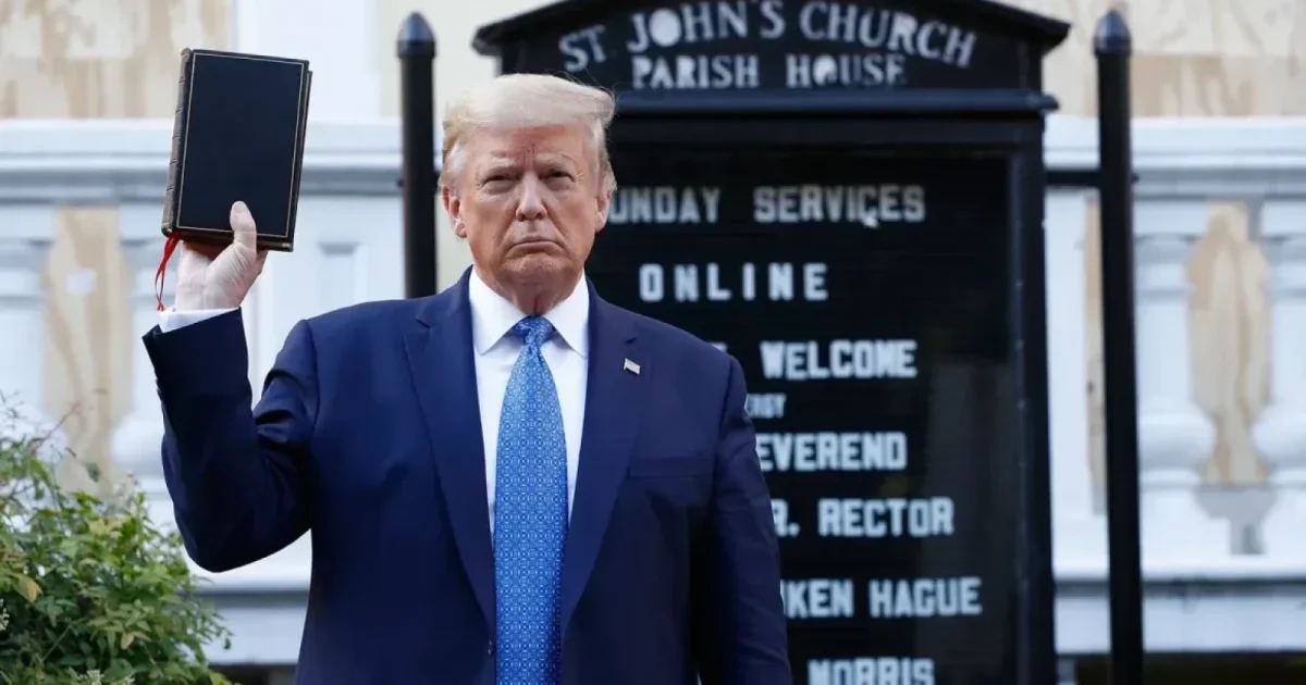 Trump, sfidător: Duel cu Papa și surpriză la Casa Albă