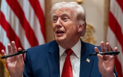 Steagul SUA, pe huse Trump Mobile: AI-ul, înșelător pe site-ul oficial