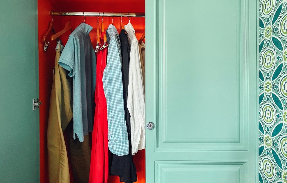 Ce NU trebuie să ai în dormitor: Greșelile care îți dau casa peste cap!