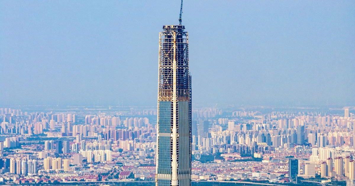 Monumental: Cel mai înalt zgârie-nori nelocuit din lume, la un pas de finalizare după 18 ani!