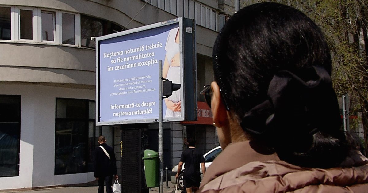 Panouri anti-cezariană în București: Reacții dure, „tulburare de stres”