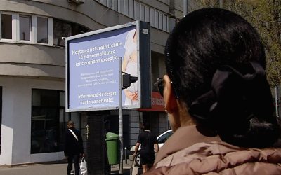 Panouri anti-cezariană în București: Reacții dure, „tulburare de stres”