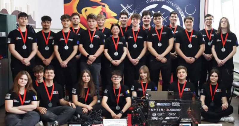 Arad: Echipa de robotică a Liceului de Informatică, la Mondialele din SUA