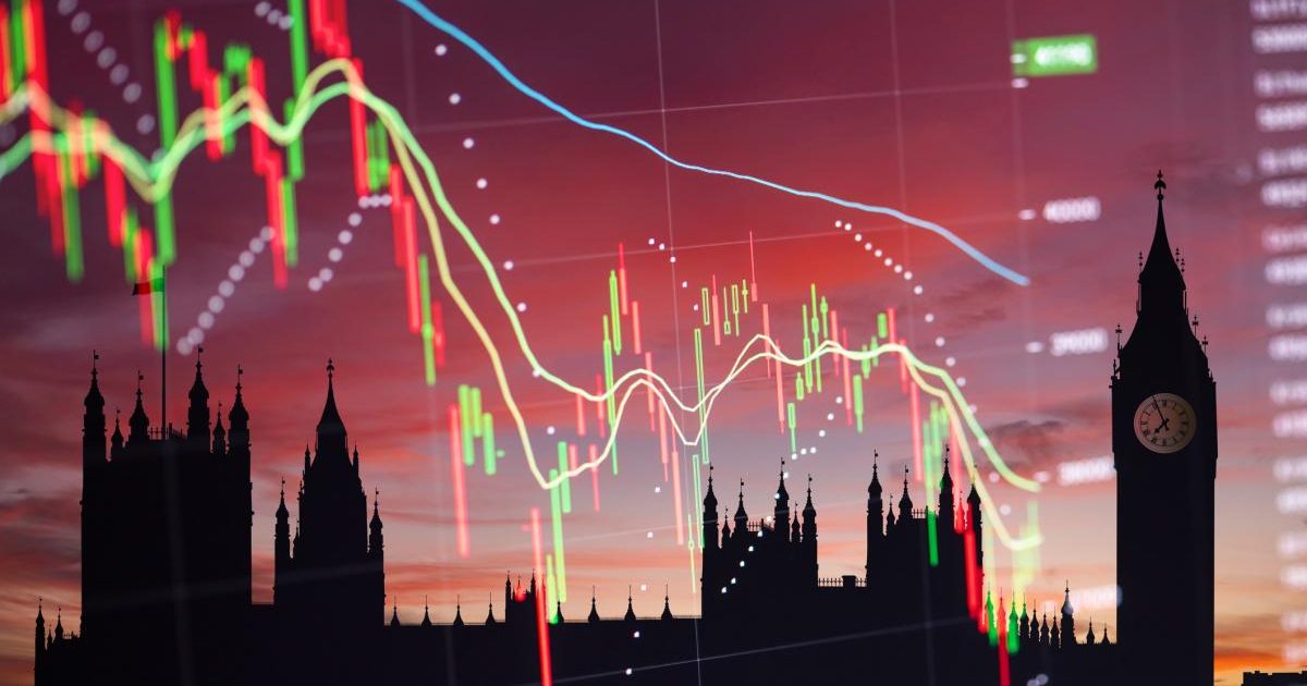 Economia UK, în prag de recesiune: Până la 250.000 de locuri de muncă, în pericol