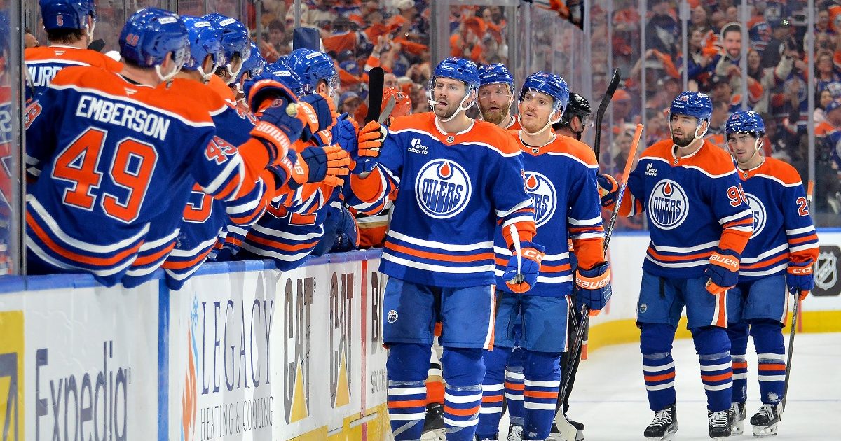 Hurricanes, victorie EPICĂ după al doilea prelungiri! Edmonton, start perfect cu Anaheim