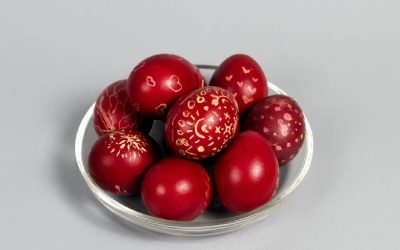 Cât rezistă ouăle de Paște la frigider? Ghidul complet pentru siguranța alimentară