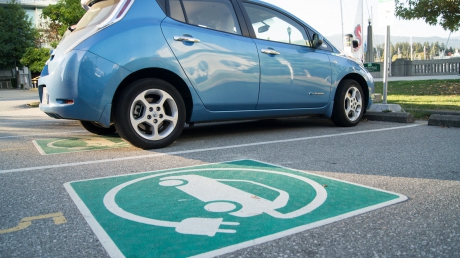 Criza petrolului accelerează vânzările de mașini electrice în Europa: +30% în T1