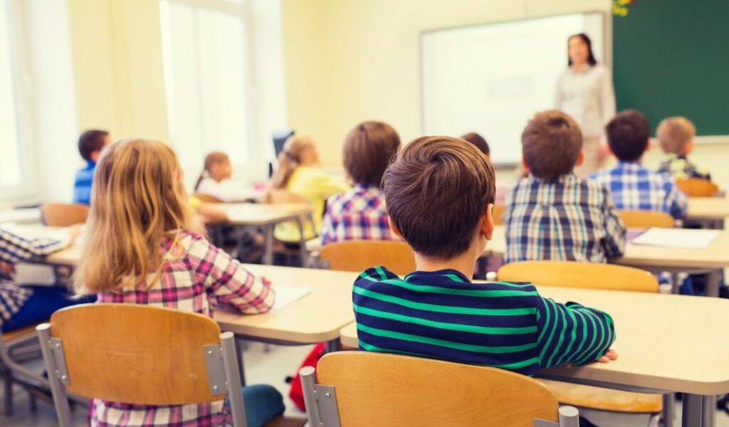 Legea învățământului, dată peste cap: Schimă total repartizarea profesorilor