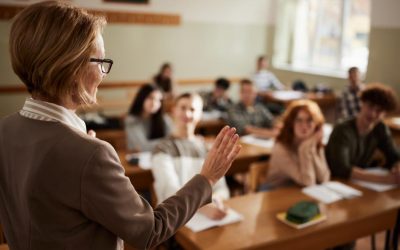 Elevii revin la școală miercuri: Când se bucură de următoarele Zile Libere