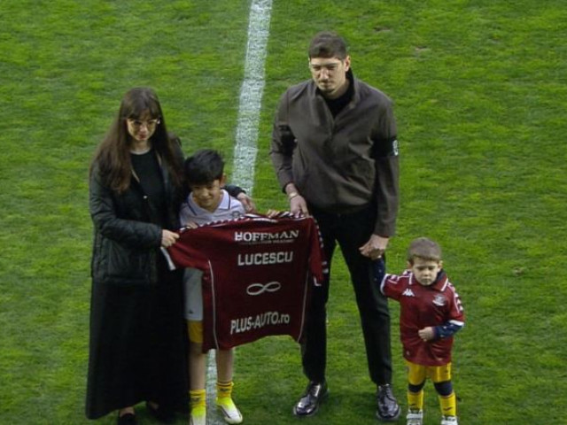 Mircea Lucescu, aplaudat în Giulești: Spectacol memorabil la Rapid – FC Argeș