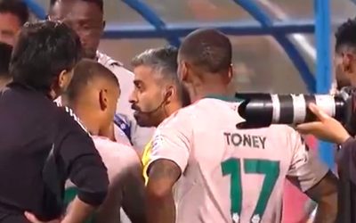 Imagini-șoc cu arbitrul acuzat de fraudă: „S-a înregistrat ce-ai spus?”