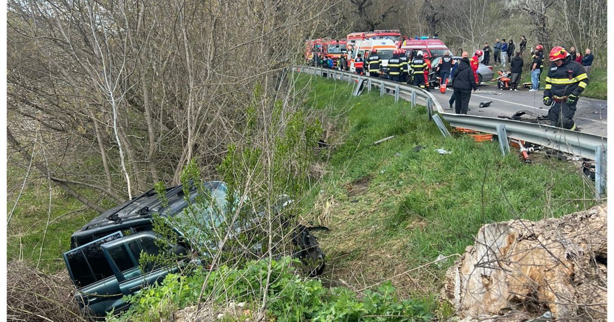 Accident GRAV la Sibiu: Cinci persoane, printre care tineri și adolescenți, la spital