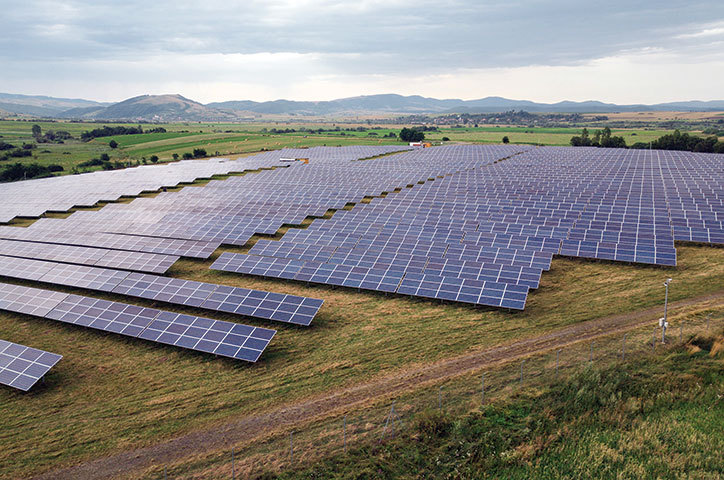 Seceta învinge investițiile: 2025, an record pentru proiecte în energie în România