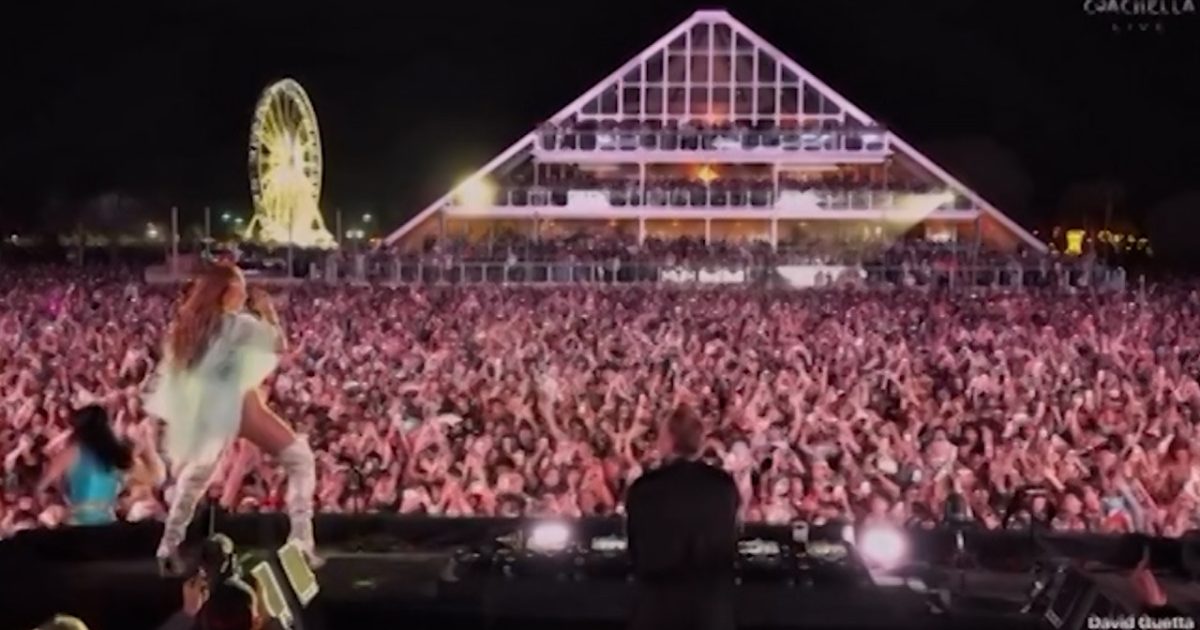 JENNIFER LOPEZ, show incendiar la Coachella: A uimit fanii cu apariția