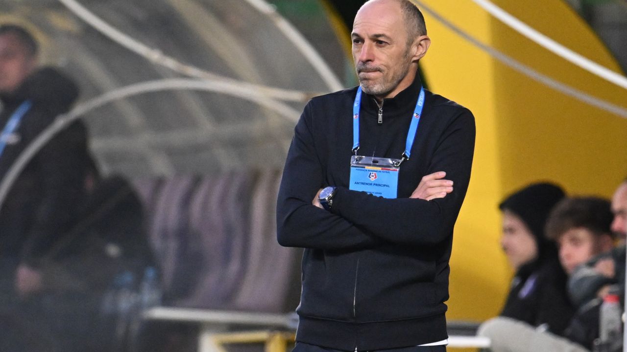 FC Argeș și Dinamo, egalitate pe teren propriu în play-off FC Argeș a remizat sâmbătă seara, pe teren propriu, cu Dinamo București, scor 1-1, în etapa a treia a play-off-ului din Superligă