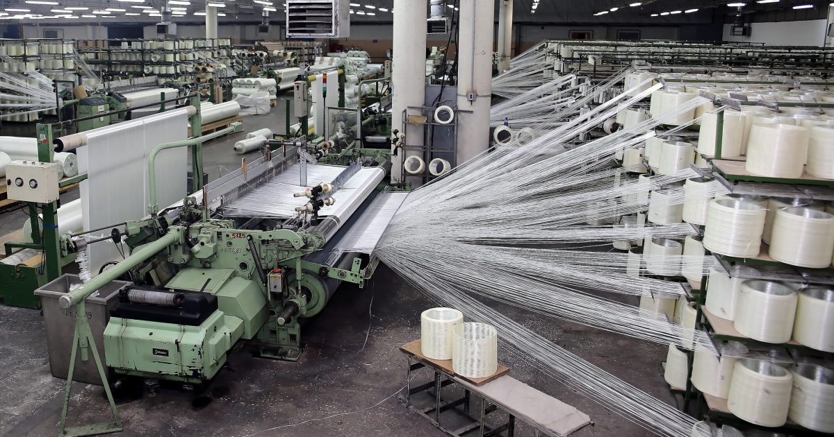 UE lovește: Taxe antidumping pentru fibra de sticlă chineză