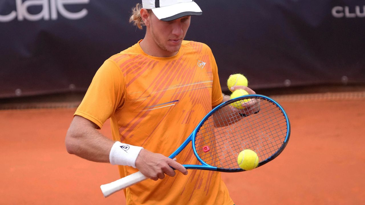 SCHIMBĂRI MAJORE ÎN CLASAMENTUL ATP: BEN SHELTON INTRĂ ÎN TOP 10, FILIP JIANU, ÎN RETRAGERE Un nou lider în tenisul mondial nu se arată încă, dar clasamentul ATP consemnează o mișcare importantă în top 10, dar și salturi spectaculoase pentru jucători precum TOMMY PAUL și MARIANO NAVONE