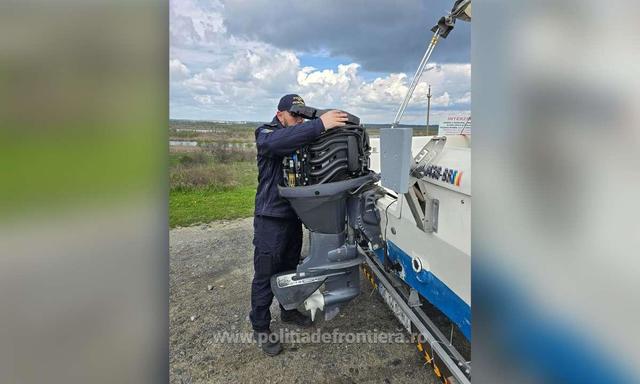 Polițiștii de Frontieră au confiscat un motor de barcă furat, cu ajutorul Europol Un cetățean român este cercetat penal după ce polițiștii de frontieră au descoperit un motor de ambarcațiune furat, semnalat de autoritățile din Norvegia