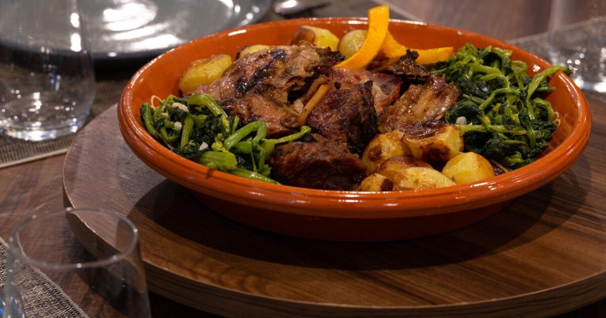 Savurează! 4 rețete de friptură de ied, un deliciu culinar de neuitat