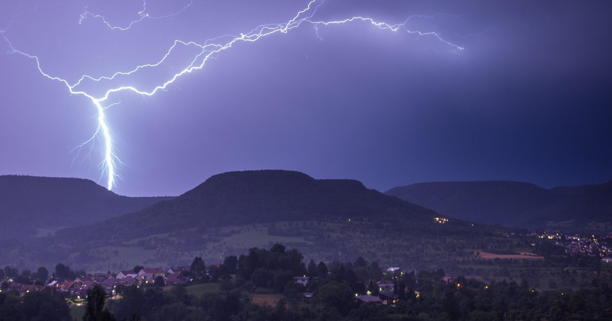 Bulgar lovit de fulger pe munte, tragedie în România