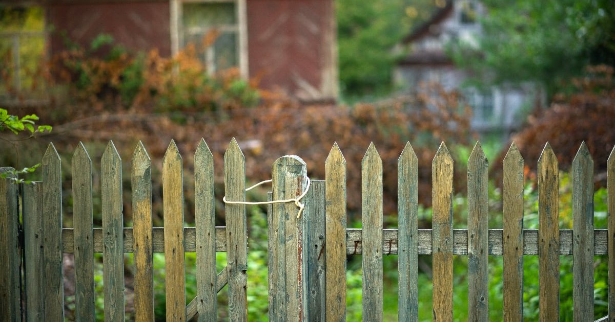 Amenzi COLOSALE pentru românii cu case lăsate în paragină: Până la 5.000 de lei!