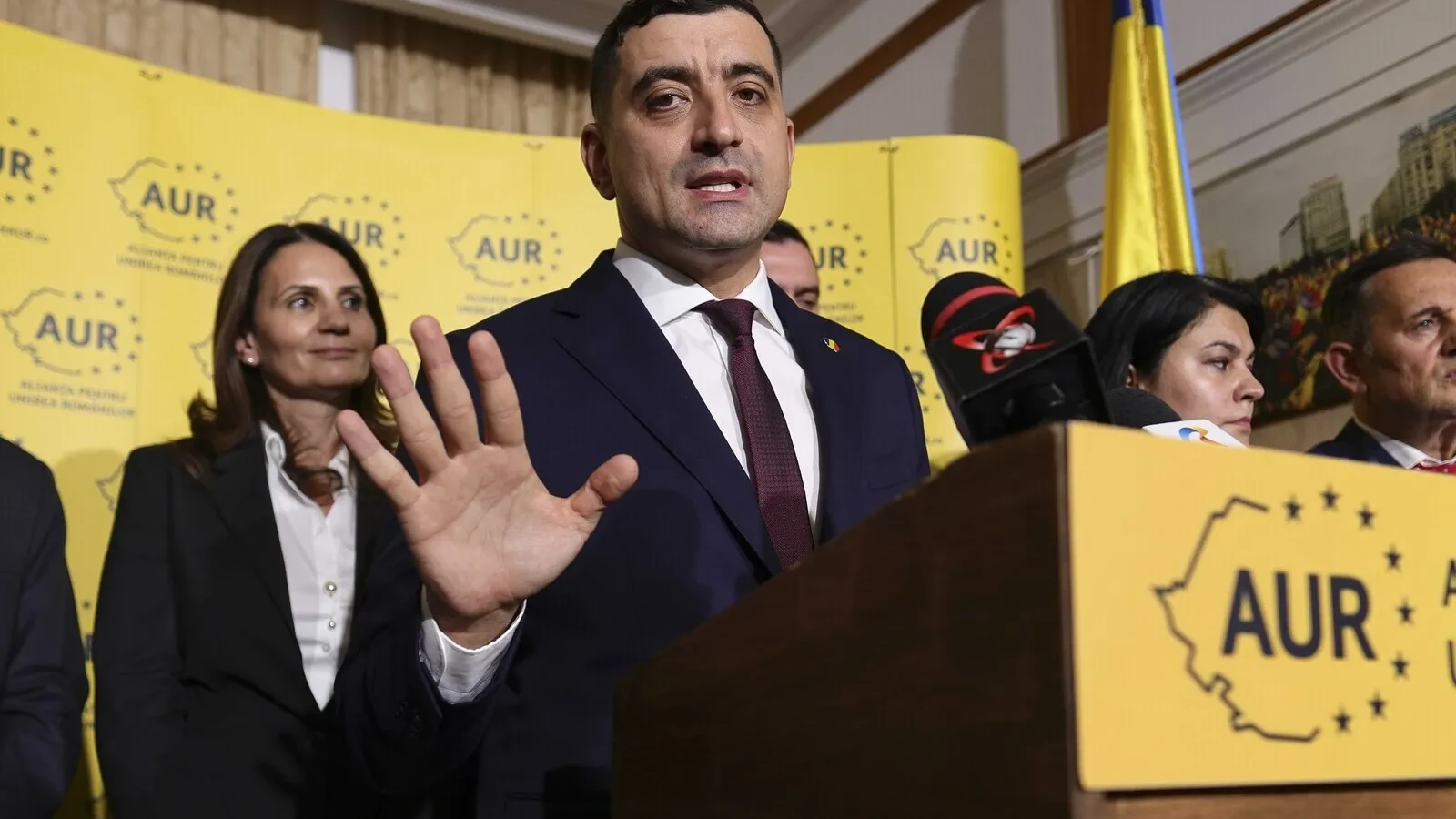 Simion, după retragerea licenței realitatea plus: „lovitura de stat continuă”