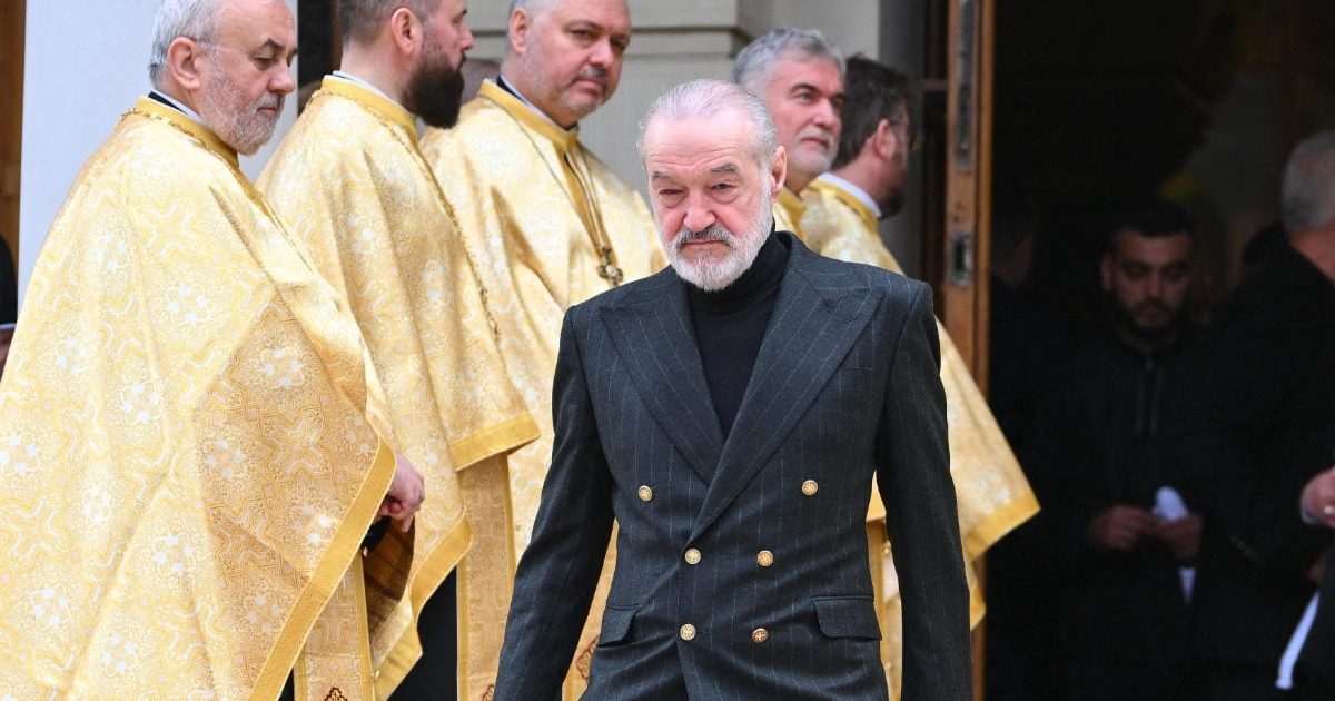 Becali, reacție ȘOC la vederea polițiștilor: „Mi-au luat permisul!”