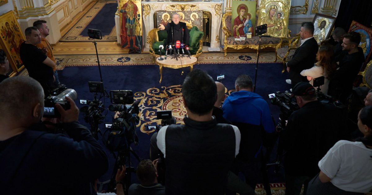 Îți dă 10 milioane, dar pleci de lângă el? Ce alegi, banii sau dragostea?