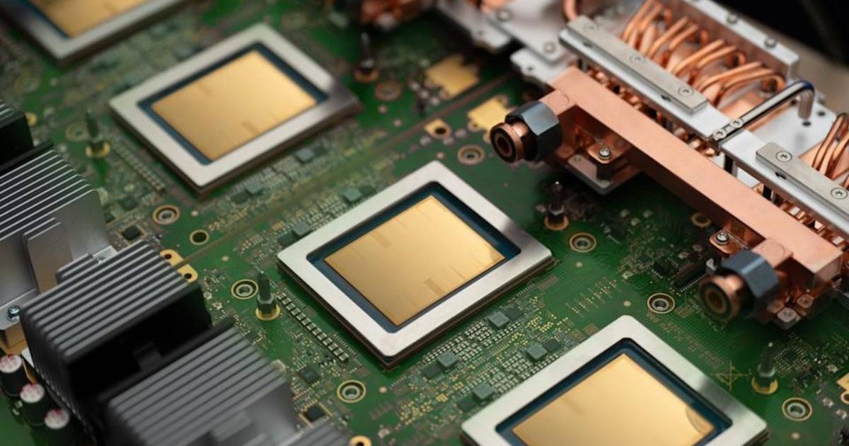 Google lovește în NVIDIA: Două procesoare noi cu AI schimbă piața