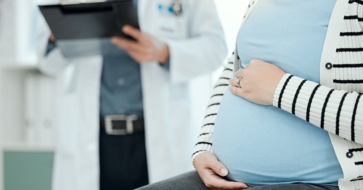 Gravidă, refuzată la spital în București: A plecat în Germania să-și salveze copilul