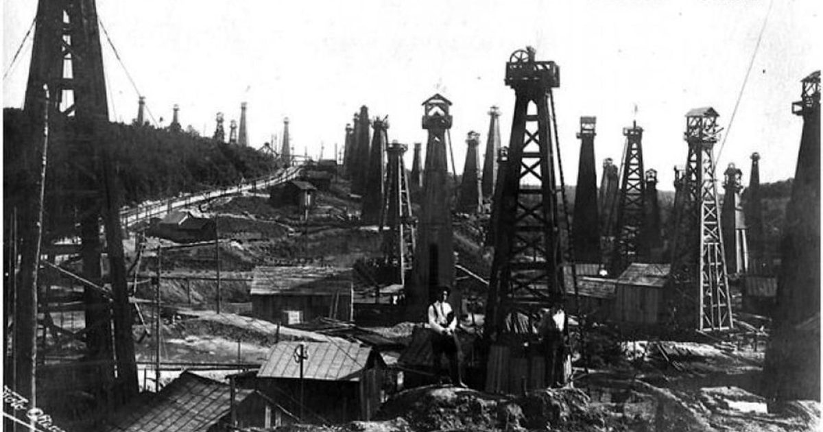 CIA spulberă secretele petrolului românesc: Cum a distrus URSS industria în anii ’50?