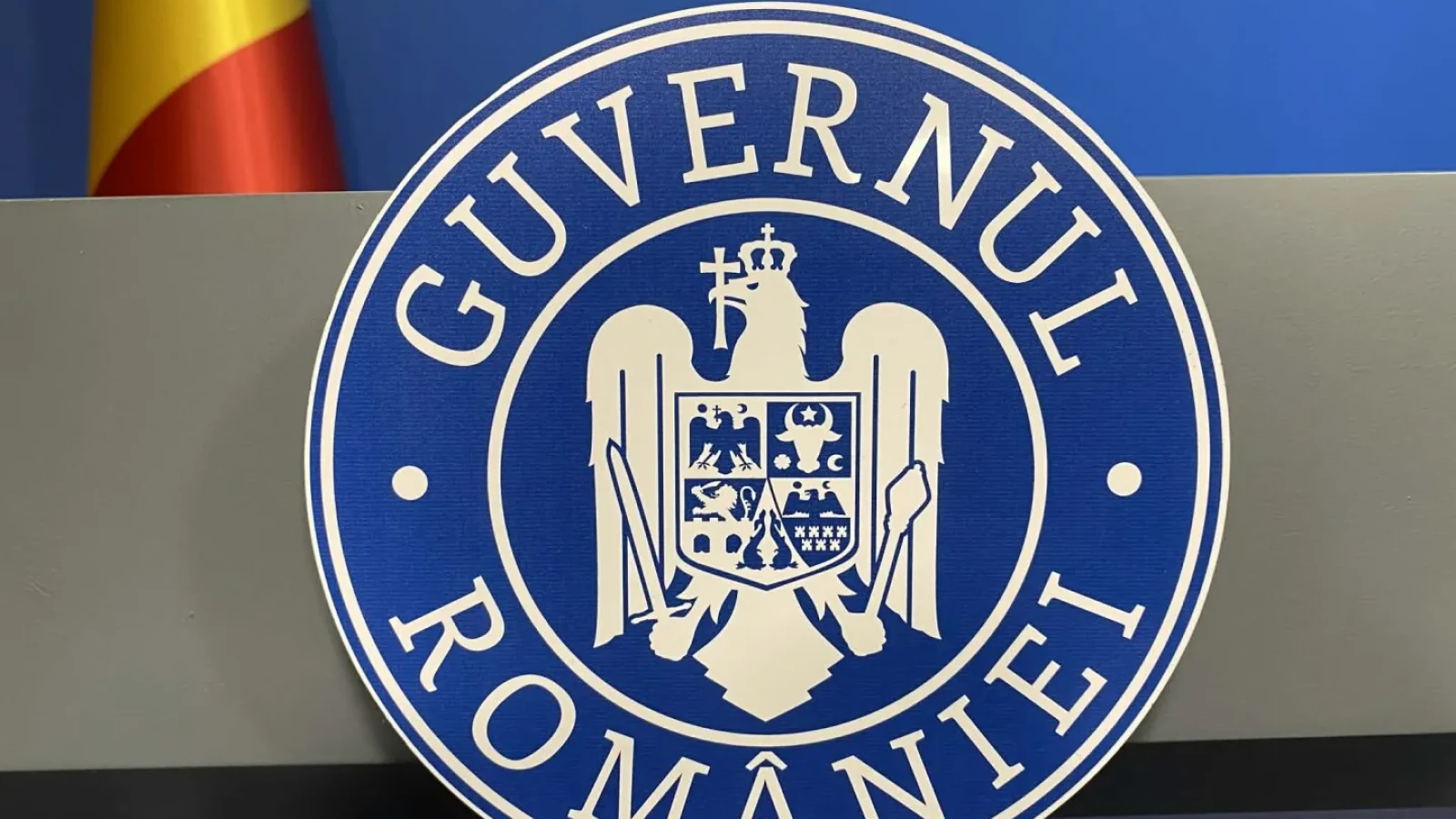 Cabinetul condus de Ilie Bolojan a ținut un moment de reculegere în memoria lui Mircea Lucescu Guvernul României a început ședința de joi cu un moment de reculegere în memoria antrenorului Mircea Lucescu