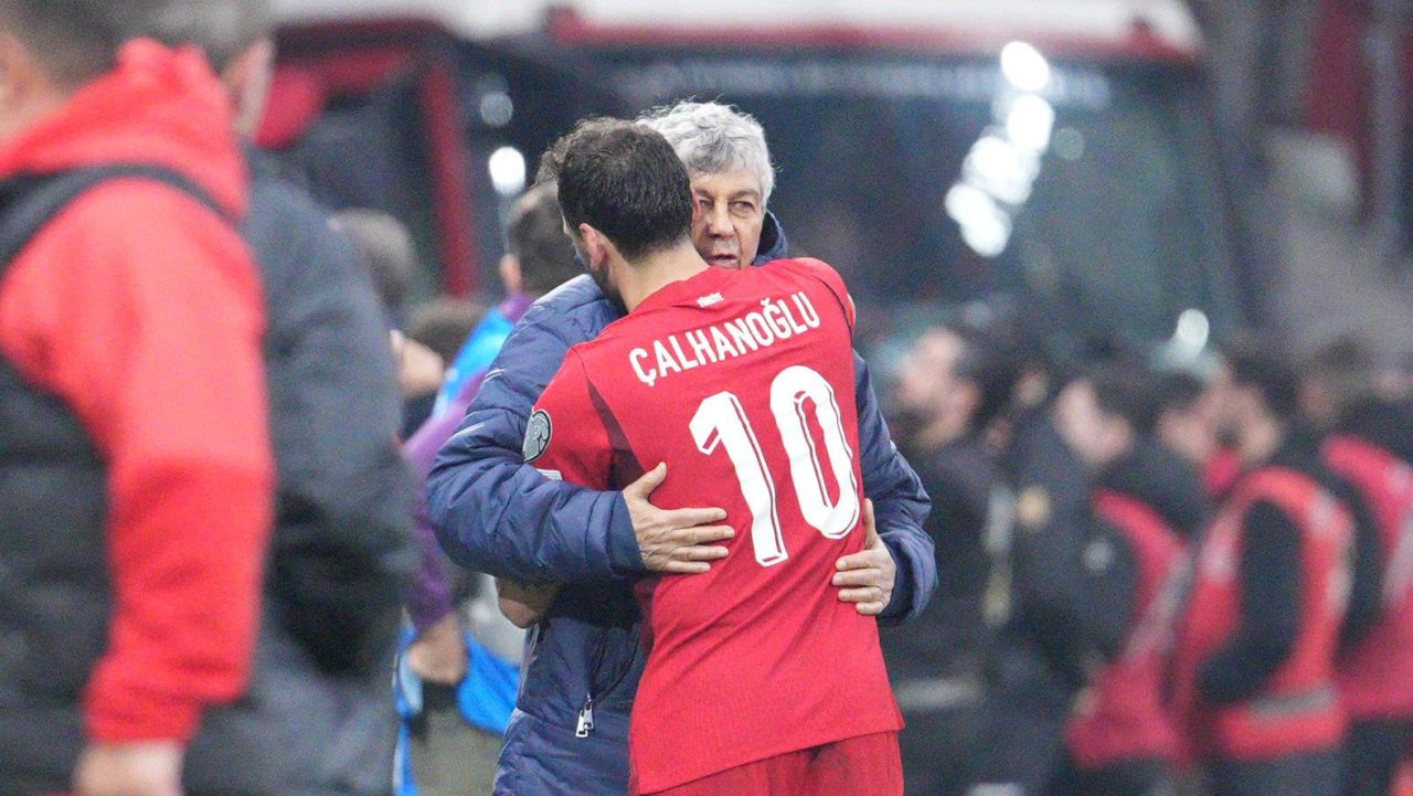 Moartea lui Mircea Lucescu, o pierdere imensă pentru fotbalul mondial Legendarul antrenor Mircea Lucescu s-a stins din viață la vârsta de 80 de ani, lăsând în urmă o carieră impresionantă și o moștenire de necontestat în lumea fotbalului