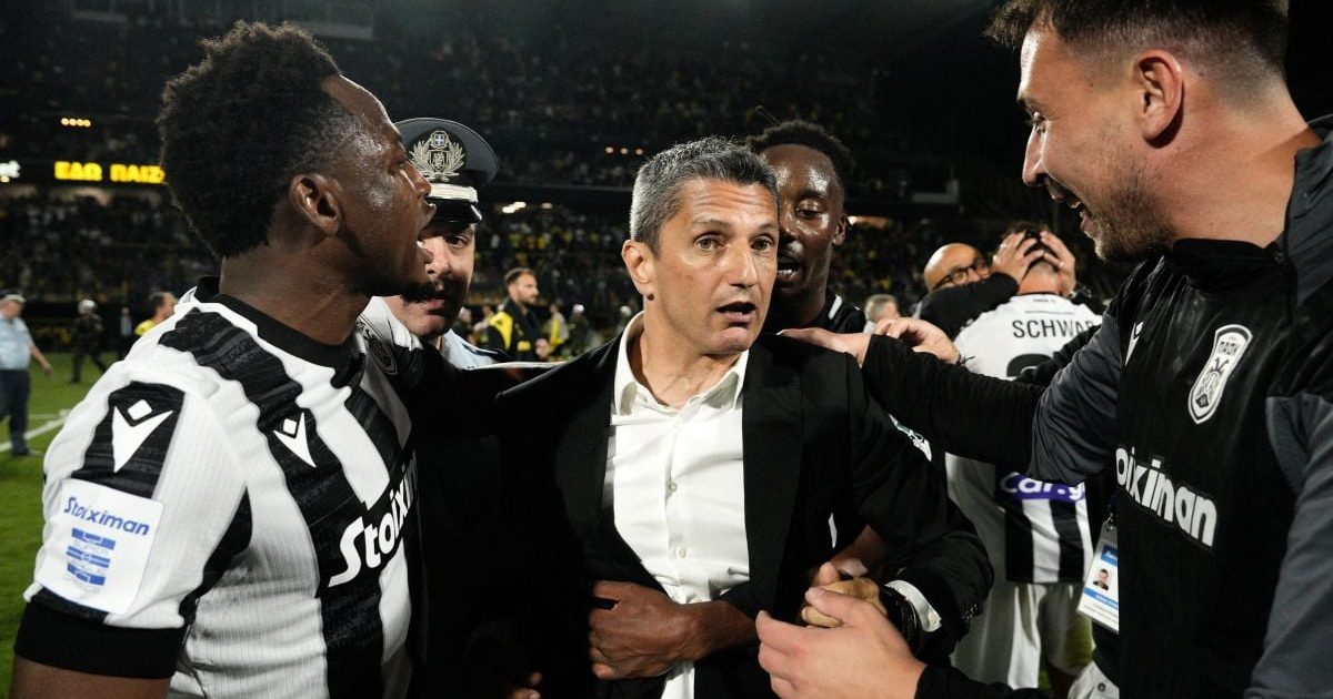Răzvan Lucescu, erou la PAOK: Aplauze și îmbrățișări la revenirea pe teren