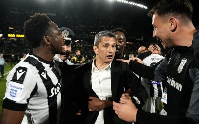 Răzvan Lucescu, erou la PAOK: Aplauze și îmbrățișări la revenirea pe teren