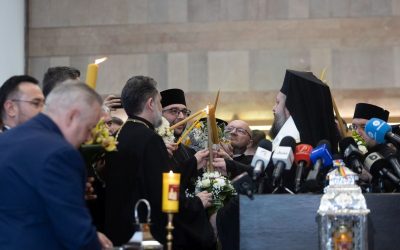 Lumina Sfântă a ajuns la București: Unde se va aprinde prima candelă din România?