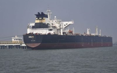 Navă sfidează SUA și trece victorios prin Strâmtoarea Ormuz, sfidând blocada