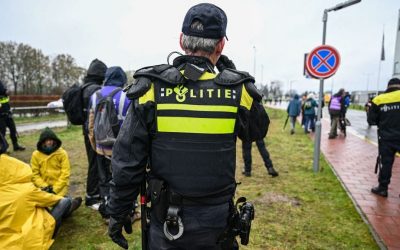 Bărbat incendiat într-un mall din Olanda: Victima, în stare gravă