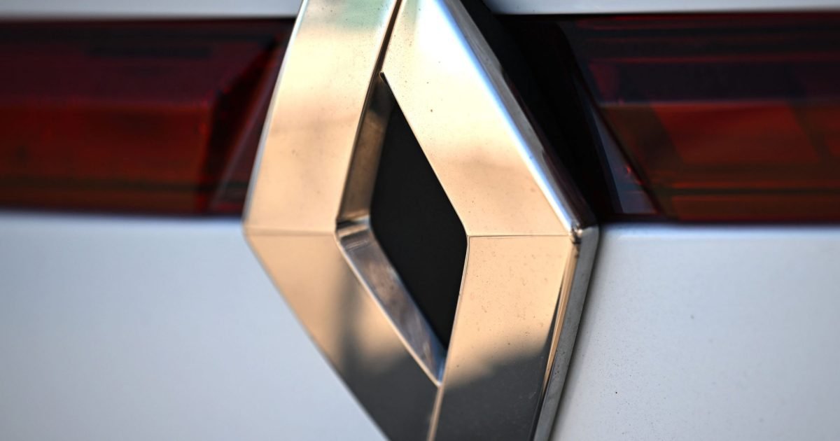 Renault dă afară angajați: Zeci de mii de locuri de muncă, în pericol