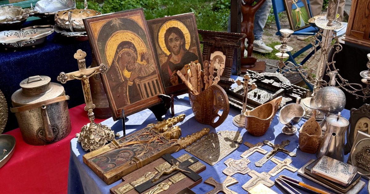 Grecii, atrași de tezaurele României: Obiecte vândute pe mii de lei