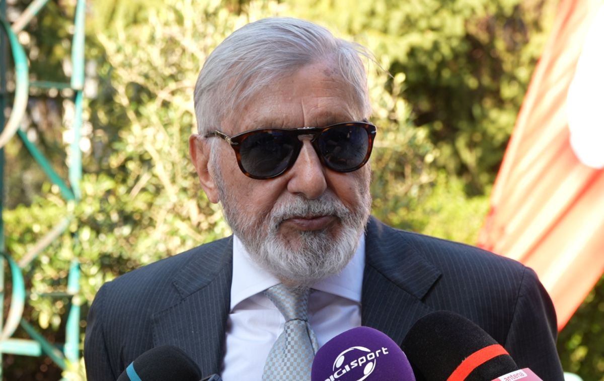 Ilie Năstase militează pentru promovarea Stelei, văzând o soluție în asocierea stat-privat Fostul mare tenismen român, ILIE Năstase, cunoscut pentru afinitățile sale față de FCSB, își exprimă public dorința ca Steaua București să primească drept de promovare în fotbalul românesc