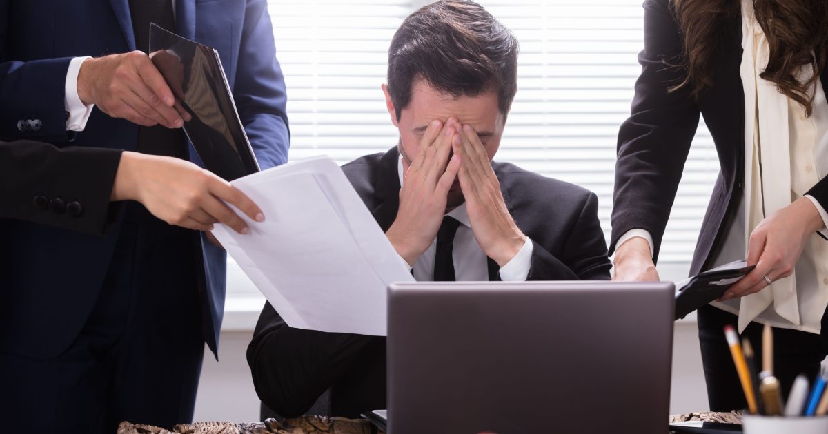 Șefii, tot mai epuizați: Cum atrag companiile succesul, în ciuda stresului