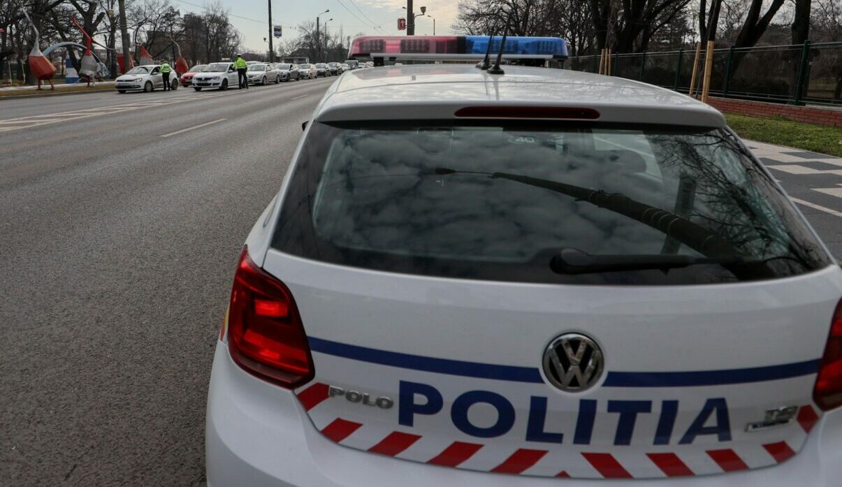 Un accident rutier grav a avut loc în centrul municipiului GIURGIU, soldat cu rănirea a trei persoane, printre care și doi copii