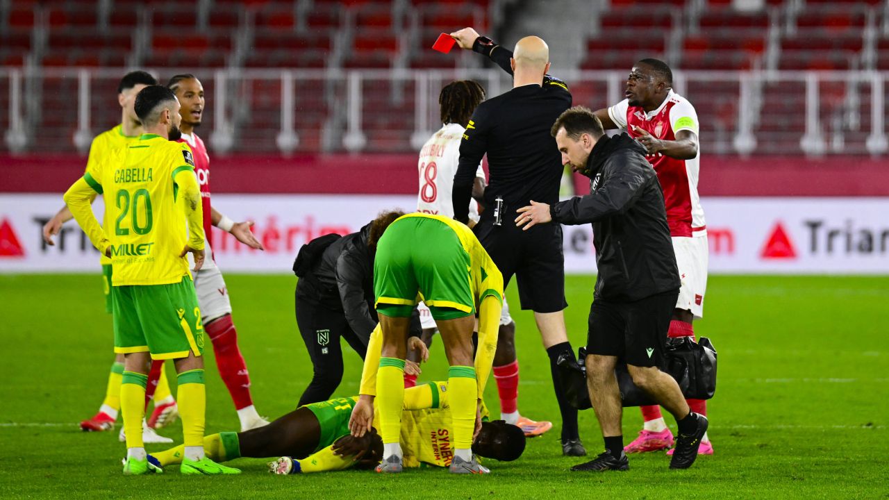 FC Nantes, în deriva: „Canarii” se pregătesc de Ligue 2 și scot vedetele la mezat Situația la FC Nantes este critică, cu „Canarii” cu un picior în Ligue 2