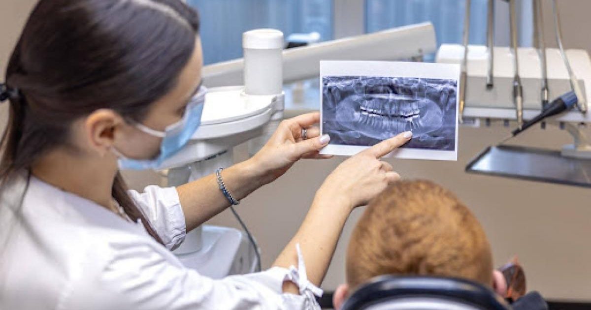 Când e CRUCIAL să mergi cu copilul la dentist: Semne, NU le ignora