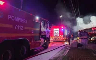 Incendiul din Florești: 22 de oameni evacuați dintr-un bloc