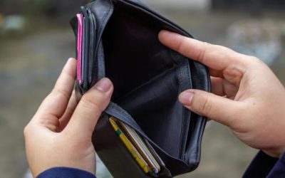 Scumpiri-record în România: Inflația o ia razna, coșul zilnic se golește