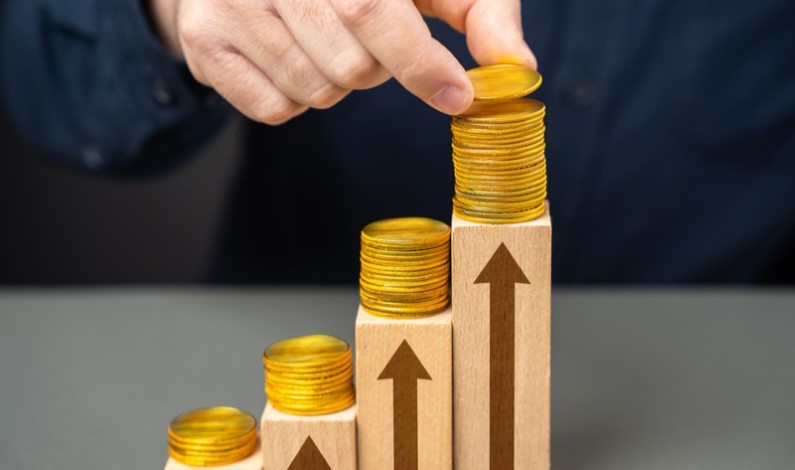 Investitorii văd România pe plus, dar frânează din cauza incertitudinii