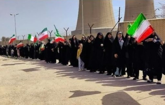 Americanul Donald Trump acuză Iranul că folosește civili drept scuturi umane, în contextul în care amenință cu distrugerea infrastructurii critice din țara asiatică